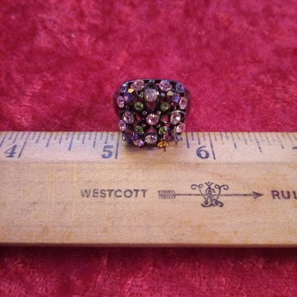 Elegant Multi-Color Rhinestone Statement Ring 8 - Picture 3 of 6